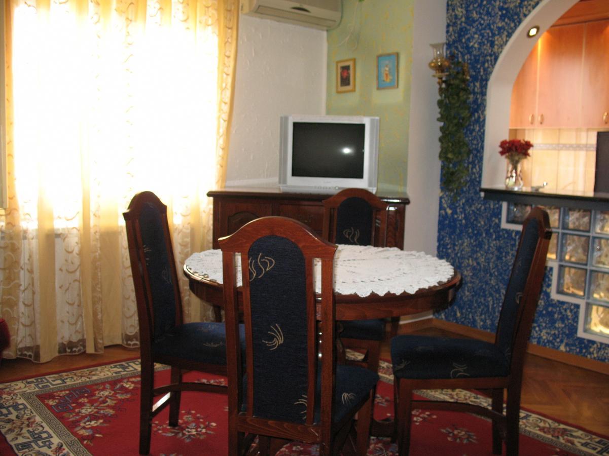 Garden Apartamento Belgrado Exterior foto