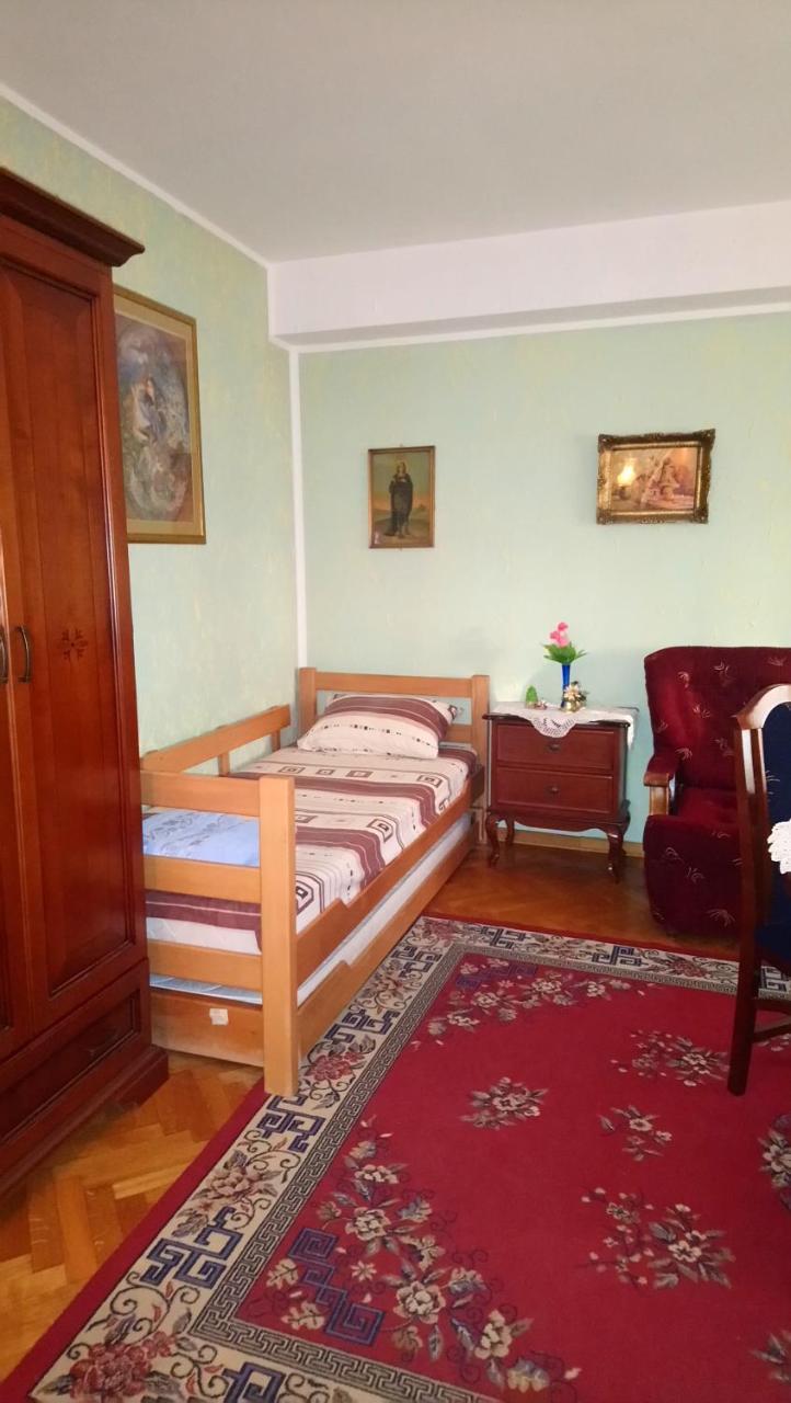 Garden Apartamento Belgrado Exterior foto